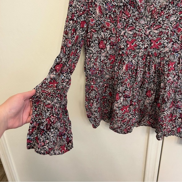 BCBGeneration Ruffle Sleeve Top Black Passion Combo Size Medium Date Night Girly - Picture 4 of 10